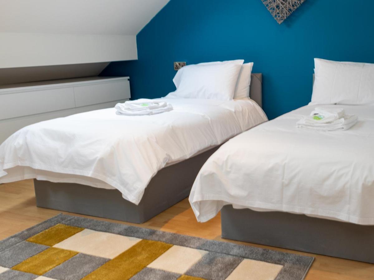 Pass The Keys Amazing, Newly Renovated 5Bedroom House Sleeps 10 Scarborough Ngoại thất bức ảnh